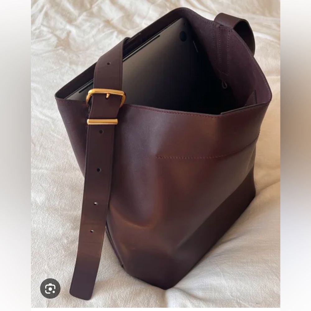 NEW Madewell Essentials Bucket Tote bag in Dark Brown with Gold Hardware
